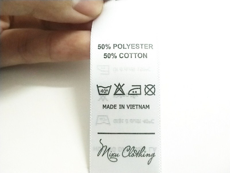 Đọc kỹ nhãn mác (care tag) trên áo
