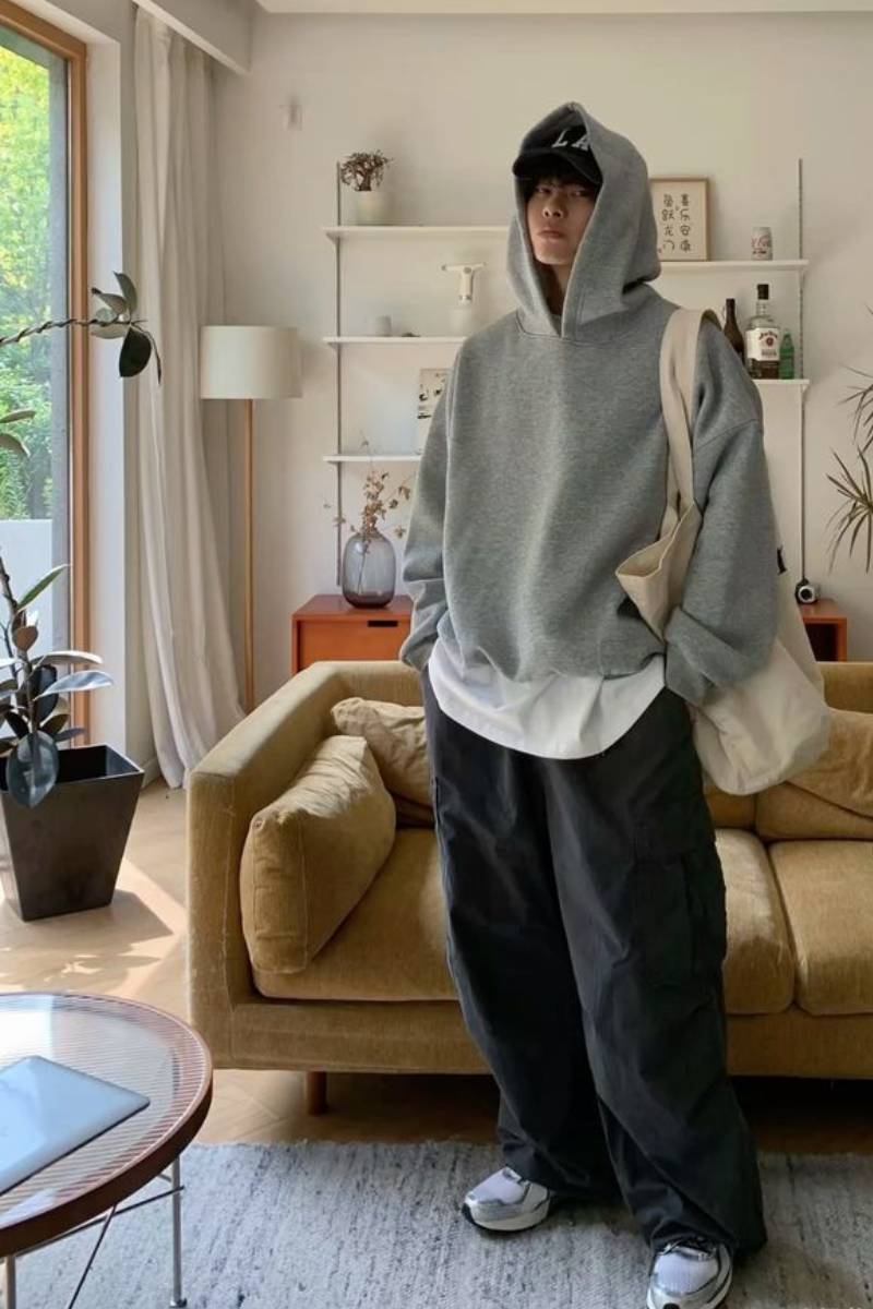 Hoodie oversized thoải mái, cá tính, item đặc trưng trong phong cách Streetwear