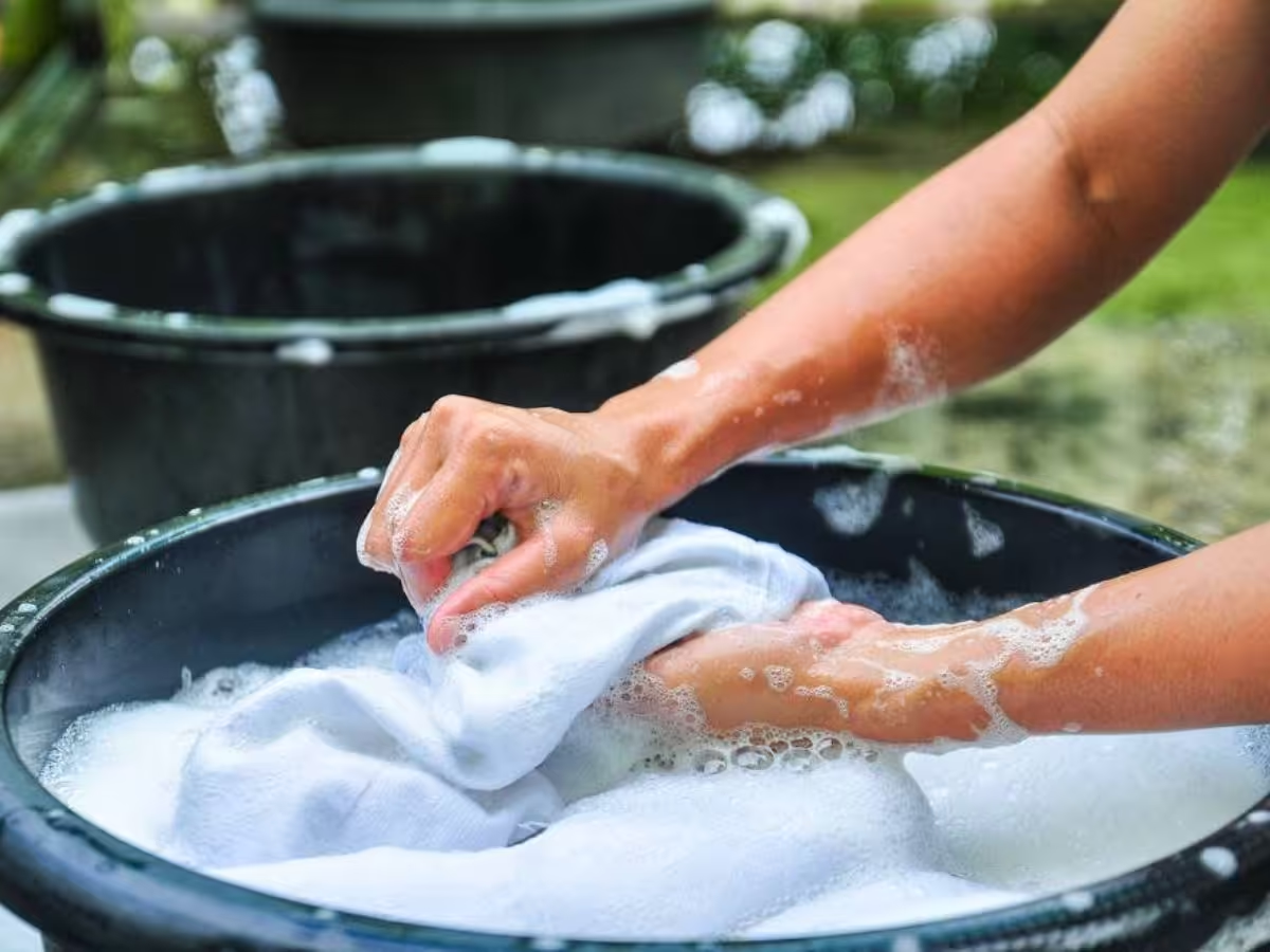 Hướng Dẫn Cách Giặt Áo Sơ Mi Bằng Tay
