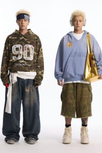 Nguồn gốc Streetwear gắn liền với văn hóa hiphop, skateboard và graffiti từ thập niên 90