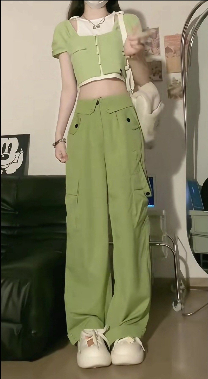quần xanh rêu phối với áp croptop màu xanh rêu quần xanh rêu phối với áp croptop màu xanh rêu