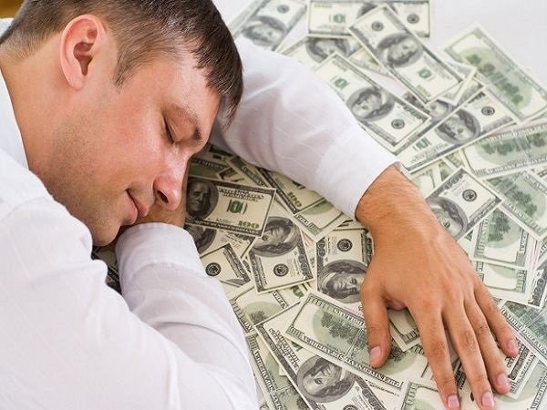 Giải mã giấc mơ nằm mơ thấy sét đánh trúng mình