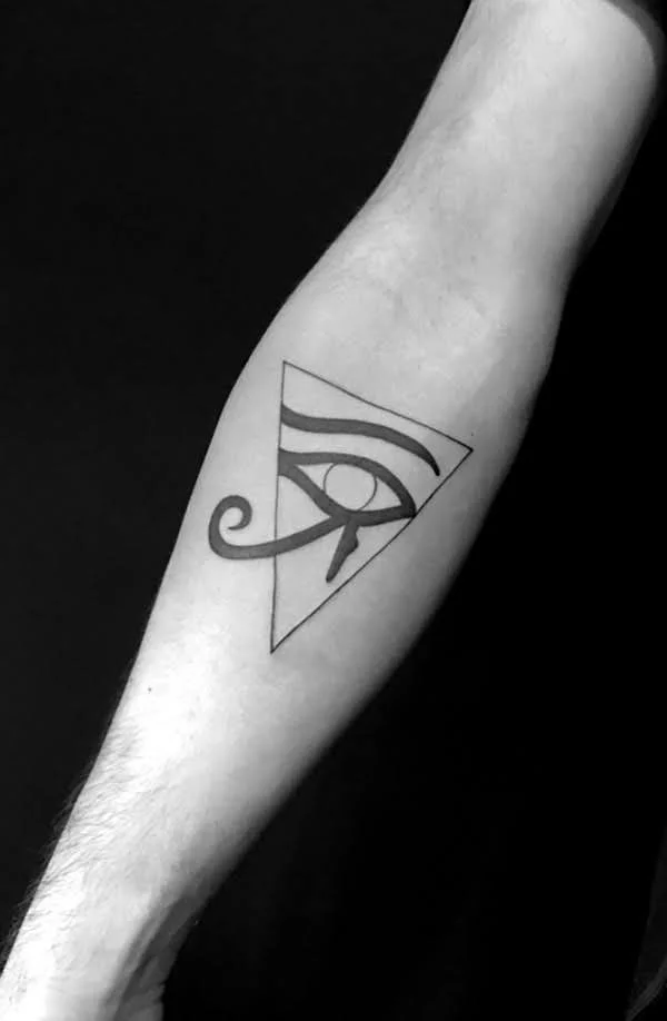 Hình xăm mắt thần horus có ý nghĩa gì? Có nên xăm không?