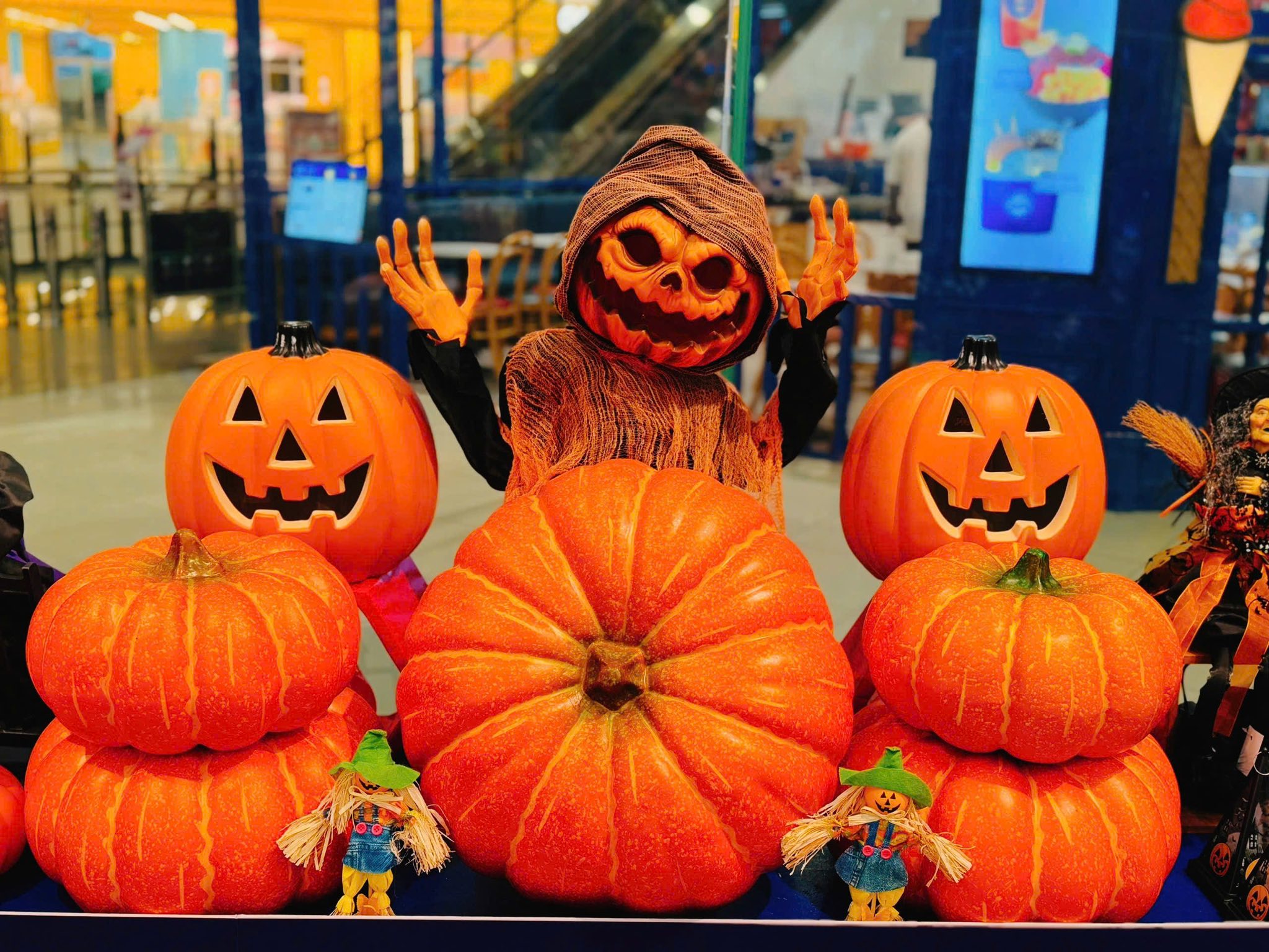Màu sắc truyền thống của halloween là gì?