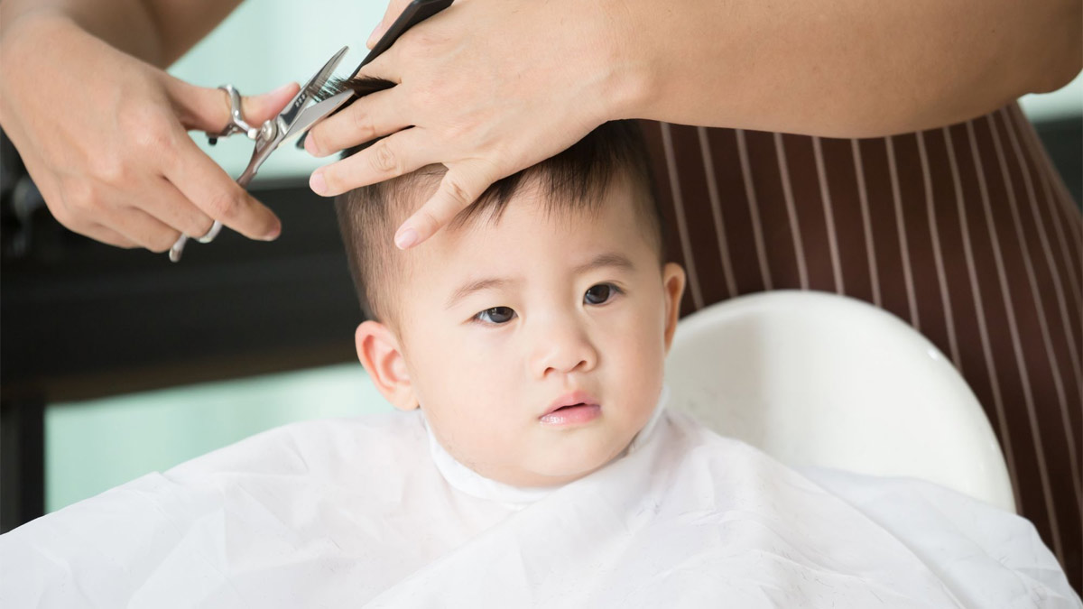 Mùng 1 cắt tóc được không? Giải mã ngày cắt tóc đẹp trong tháng