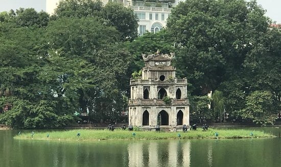 Huyền thoại hồ Gươm gắn liền với vị vua nào?